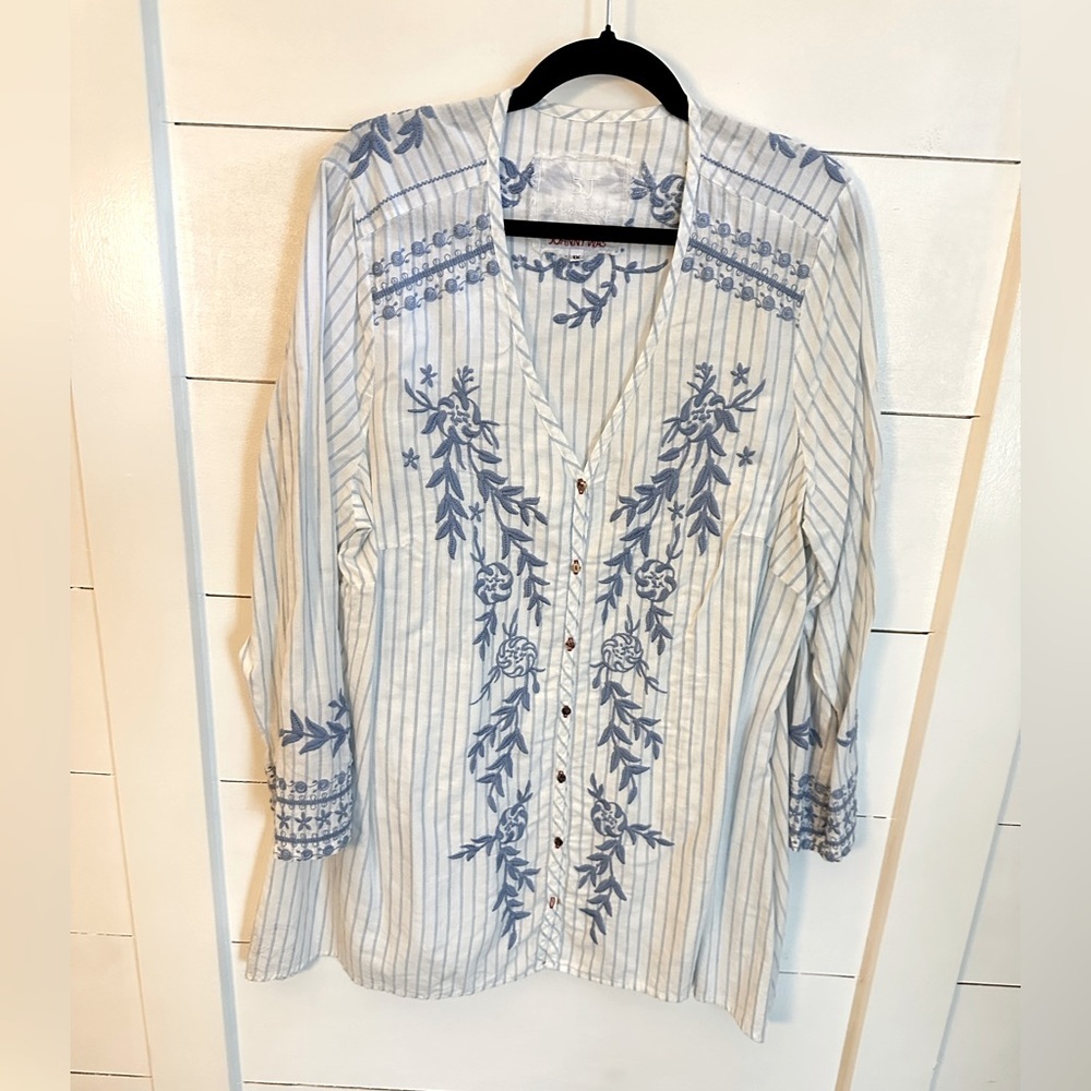 JOHNNY WAS 3J Blue Floral Striped Women floral embroidered V neck boho Top 1X